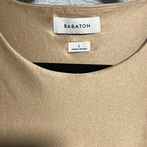 Babaton Aritzia Satinette Gold Long Sleeve Bodysuit Large - Picture 2 of 6